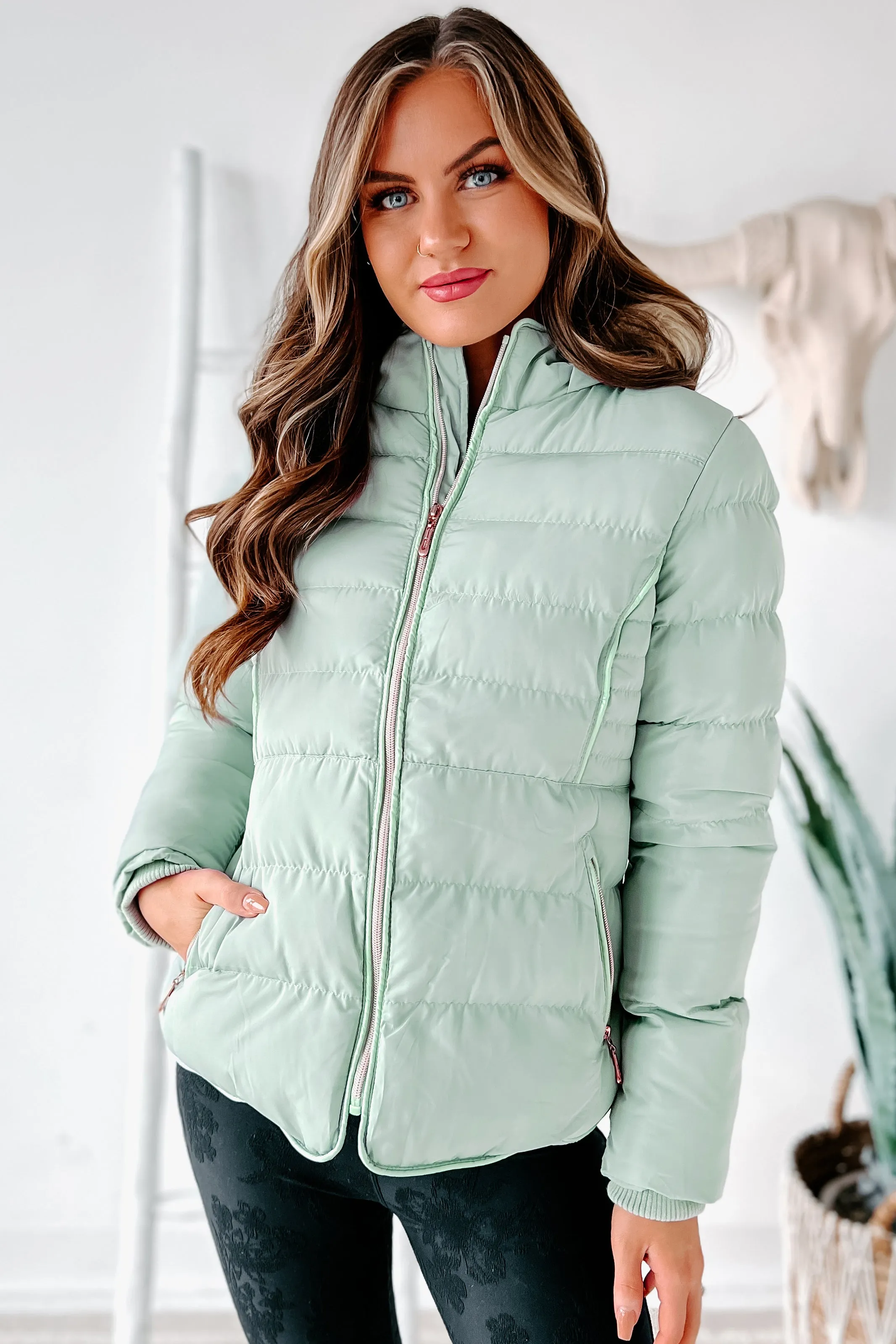 Mountain Pass Hooded Puffer Jacket (Mint)